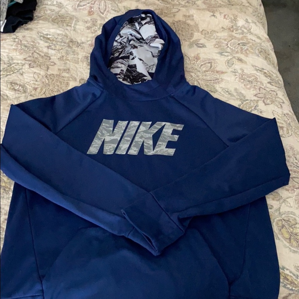 Boys xL boys Nike Dri Fit Sweater